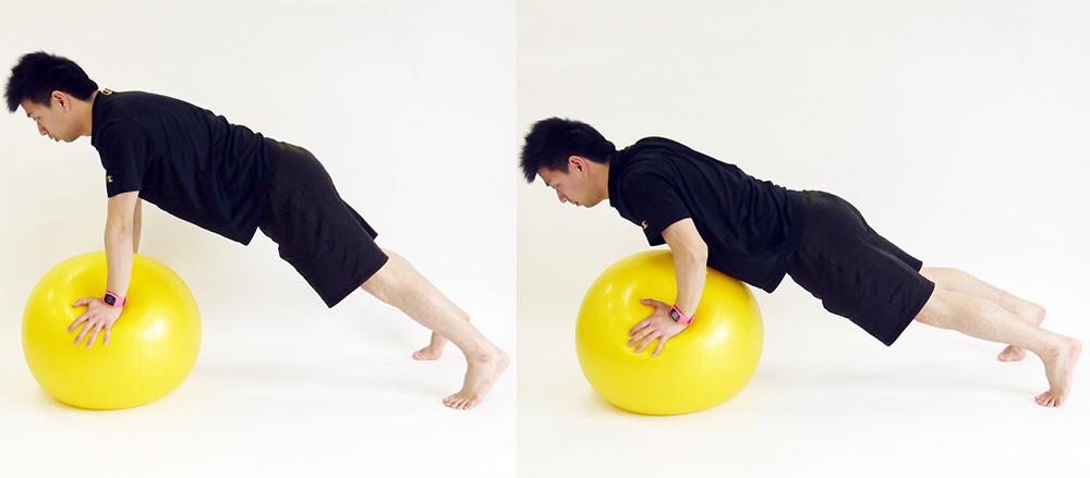 バランスボールを使った筋トレ方法:腕立て伏せ2